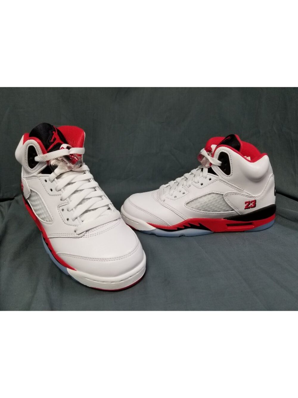 Jordan 5 Retro Fire Red Black Tongue (2025) Mens Size 10.5 NEW NO BOX !!!